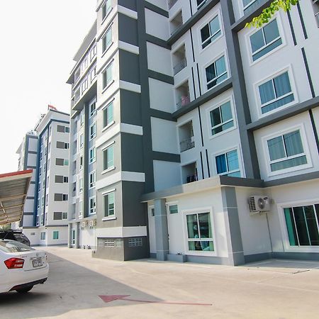 Tada Condotel Buriram Exterior foto