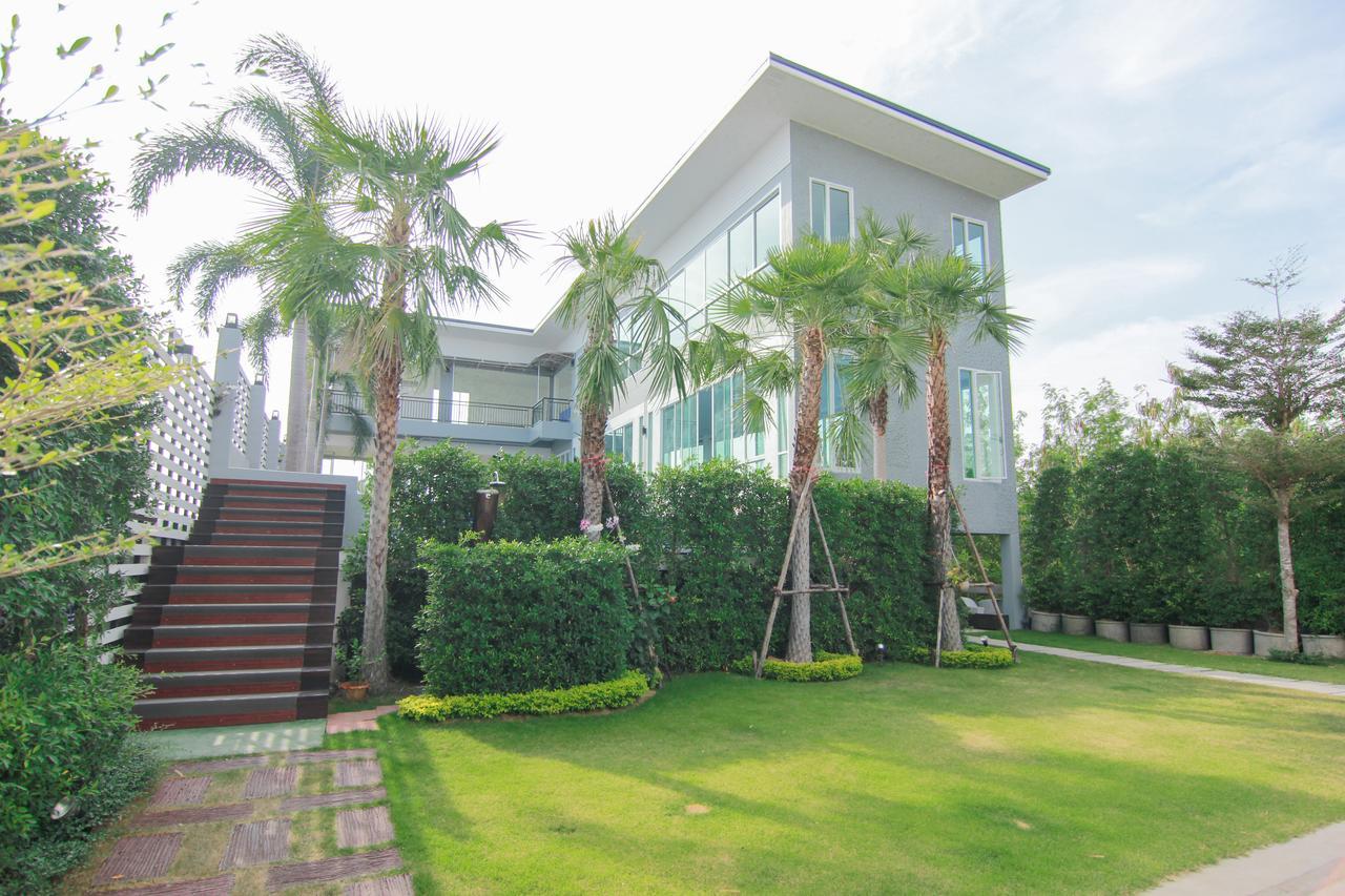Tada Condotel Buriram Exterior foto